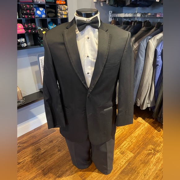 Slightly used Joseph Abboud Notch Tuxedo with matching pants
